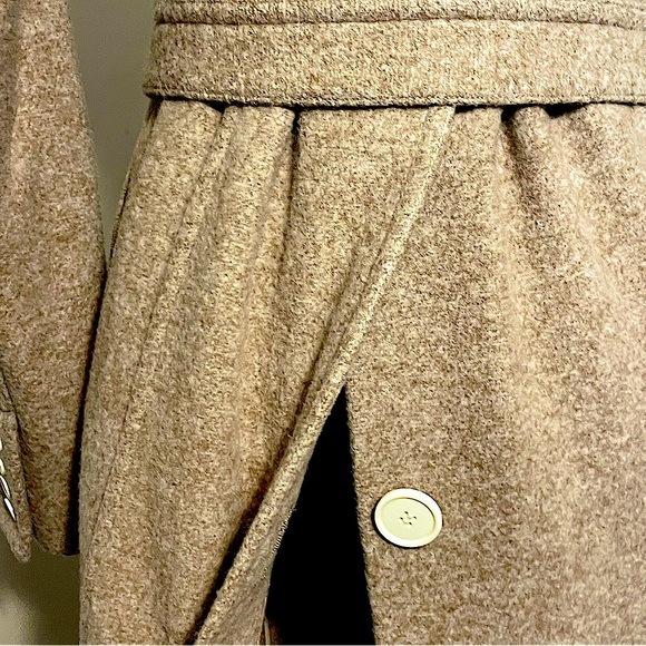 Helmut Lang Tan Trench Coat with Gold Fur Collar - Picture 11 of 16